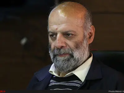 نمی‌شود سنگِ دستمزدها را بست و سگِ قیمت‌ها را رها کرد/ حداقل ۱۰ سال مستمری به قیمت امروز به بازنشستگان پرداخت کنند/ دولت باید زیان فروش شرکت‌های شستا را یکجا بپردازد