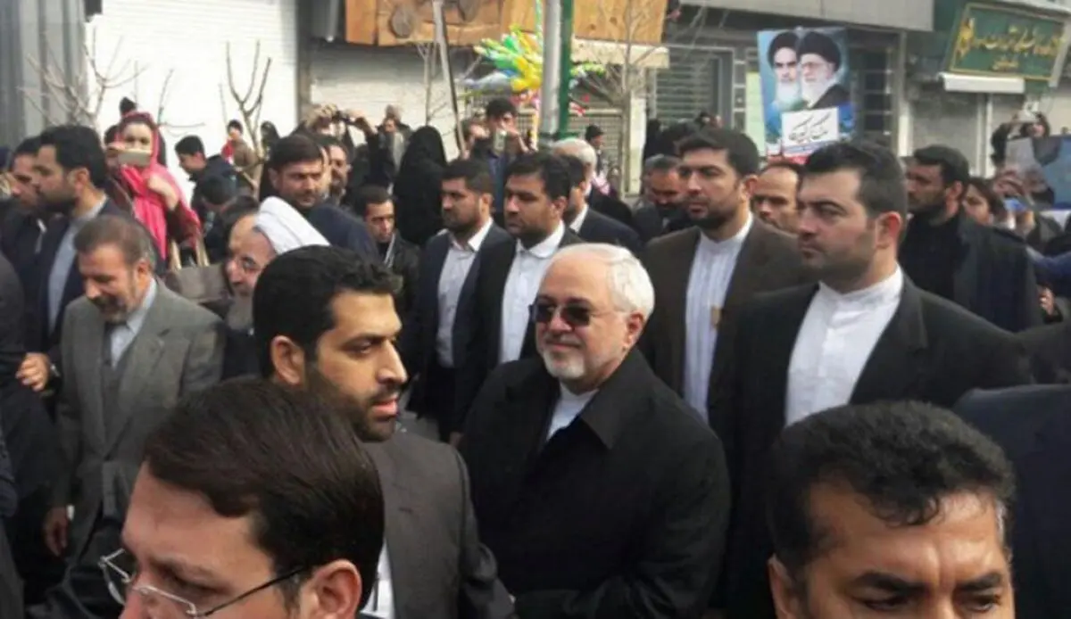 ظریف: الشعب الایرانی متمسک بقوة بالثورة