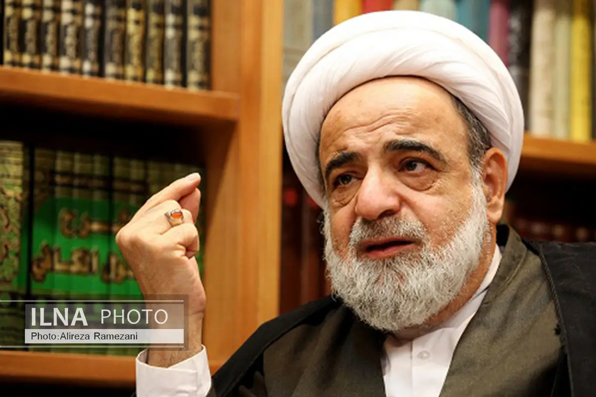 زندگی طلاب زیر خط فقر است/هیچ گاه همسرم را یک خادم نپنداشتم/با ماهواره مخالف نیستیم