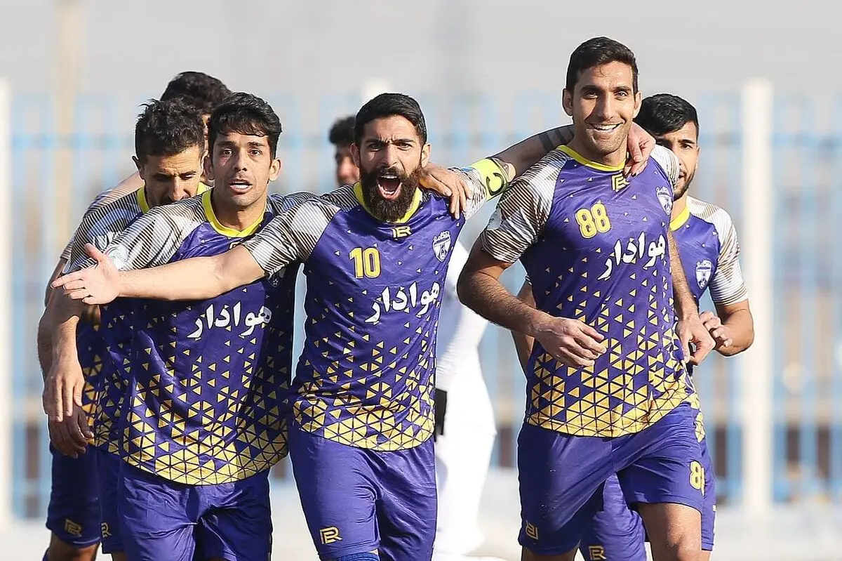 بازیکنان هوادار تهران شارژ مالی شدند