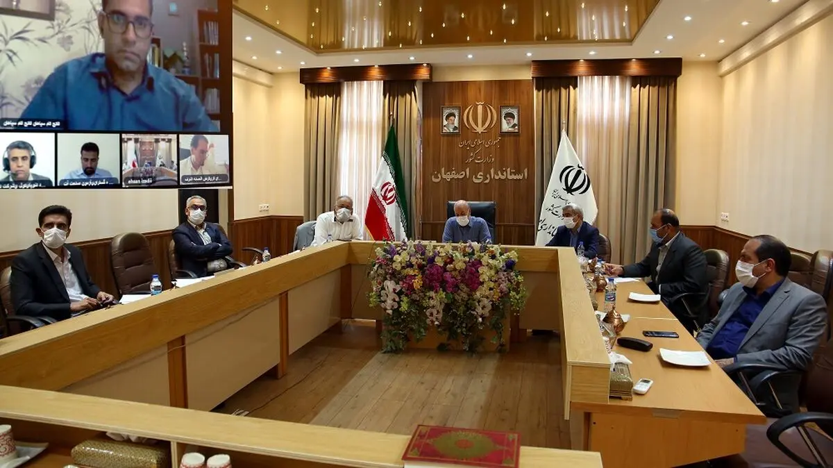 تشکیل کلینیک های اقتصادی در اصفهان/حل مشکل واحدهای فولادی از طریق باز کردن LC داخلی دنبال می‌شود/مشکل واحد‌های تولیدی استاندارد، گمرک و قاچاق کالا است