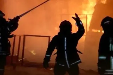 ۶۰ درصد آتش‌سوزی شرکت کاله آمل مهار شد