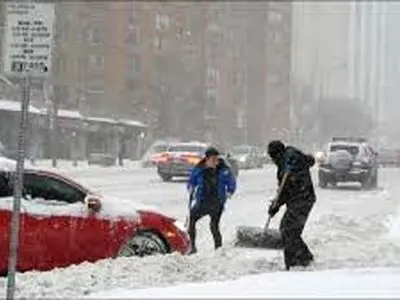 بارش سنگین برف و اختلال در حمل‌ونقل تورنتو کانادا + فیلم