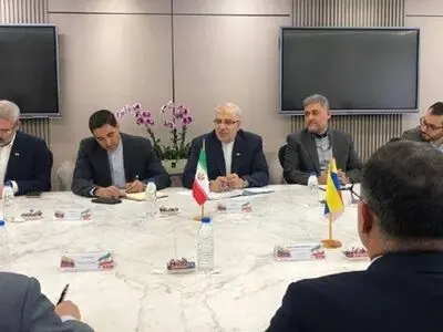مباحثات نفطیة إِیرانیة وفنزویلیة