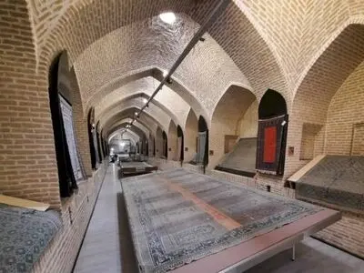 مرمت کهن‌ترین زیلوی کشور در موزه زیلوی میبد
