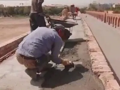 مرمت بناهای تاریخی با سیمان و ایزوگام منجر به تخریب بیشتر آثار می‌شود