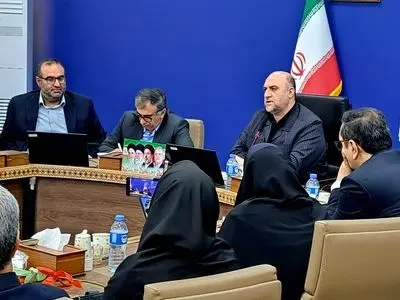 مدیری که گره از کار مردم باز نکند، جایی در دولت ندارد/
بخشنامه‌های مغایر با منافع کارگران را اجرا نمی‌کنیم