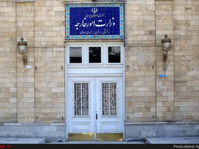 طهران تستدعی القائم بالأعمال السویدی بتهمة انتهاک حرمة القرآن الکریم