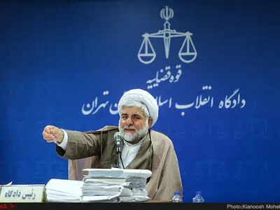 وکیل متهم: مستنداتی که ارائه کردیم، گم شده است/ قاضی مقیسه: متهم کردن دادگاه به برداشتن اوراق پرونده اشتباه است
