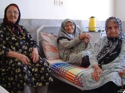 تعداد زنان سالمند سه تا چهار برابر مردان سالمند است