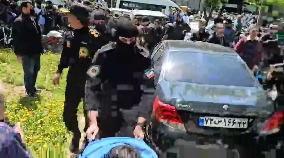 لحظه ورود ۶ اراذل خیابان بهشتی به محل جرم و مواجهه مادر یکی از افرادی که این اراذل مجروحش کردند + فیلم