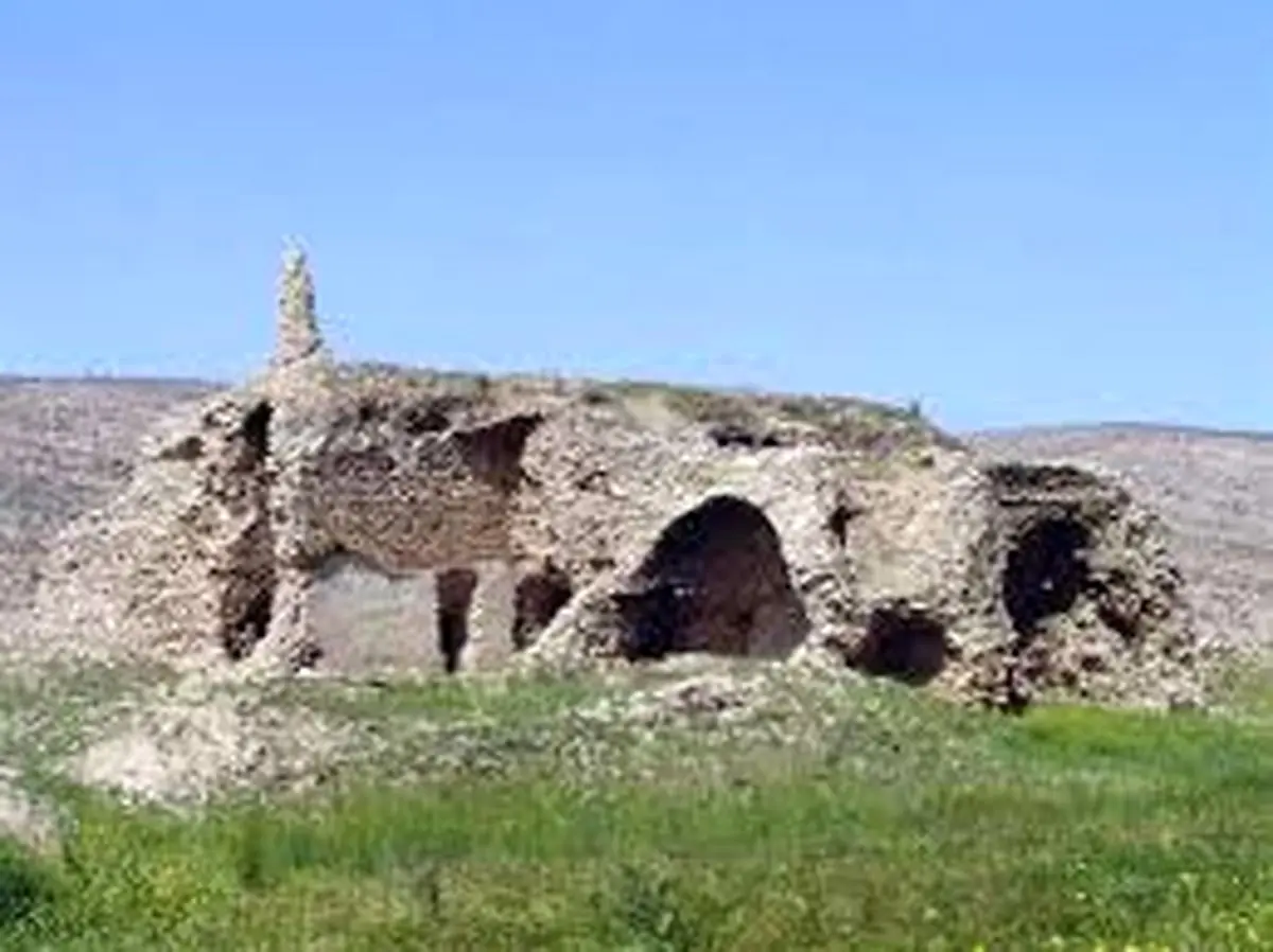 آزادسازی حریم بنای کوشک اردشیر در دشتستان