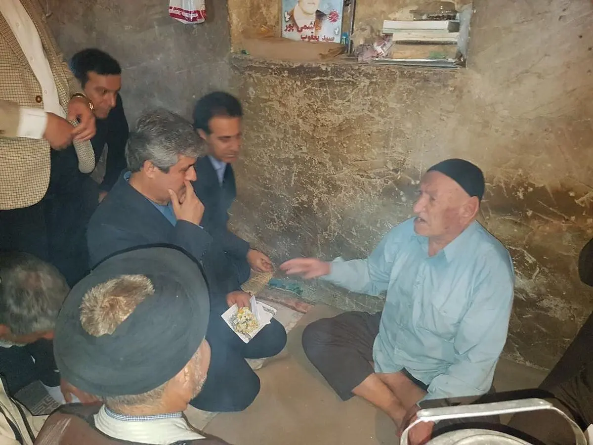 بازسازی منزل پدر شهید هاشمی توسط یک خیر در باشت