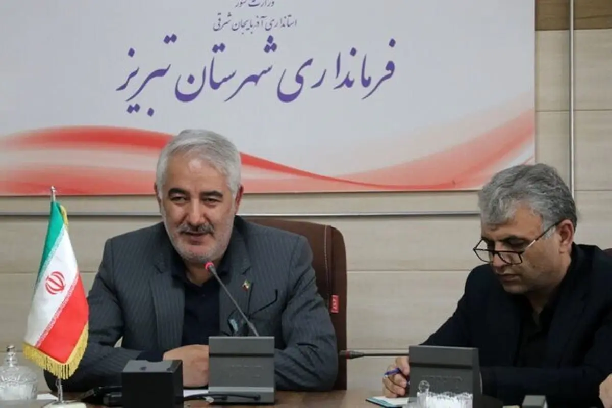 همه ادارات خدمات رسان بدون تعطیلی در کنار مردم هستند