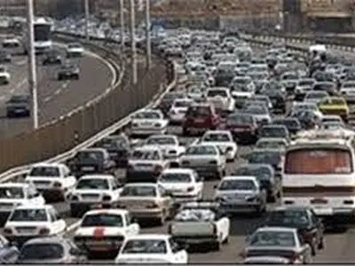 ترافیک نیمه‌سنگین در آزادراه کرج- قزوین/ بارش باران در 9 استان