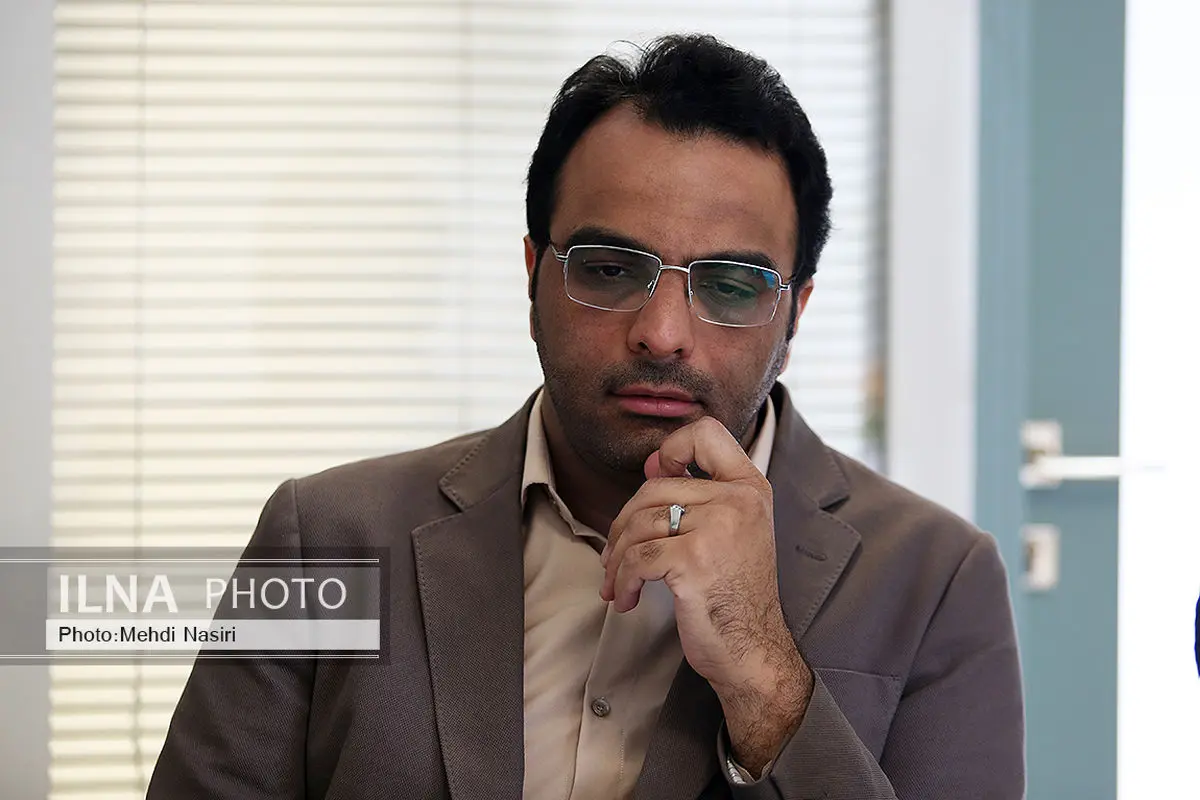 بلاتکلیفی لایحه حمایت از بیماران دارای اختلال روان بعد از یک دهه!/ نصف بیمارانِ روانپزشکی به پزشک مراجعه نمیکنند/ طول عمرِ مردم برای سیاستگذاران بیشتر اهمیت دارد تا کیفیتِ زندگیشان! + فیلم