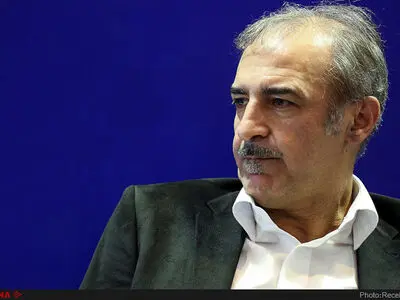 به شرط عذرخواهیِ آنها که اتهامِ پولشویی می‌زنند، اسناد خرید و فروش‌ها را نشان می‌دهیم/دولت به تخلفات حوزه‌ تجسمی بی‌تفاوت است