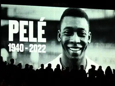 مراسم تدفین پله: ادای احترام برزیلی‌ها به تابوت افسانه