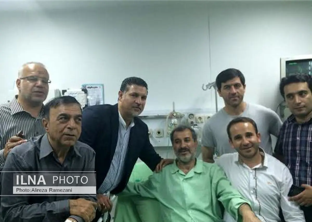 عیادت علی دایی از محمد مایلیکهن در مرکز قلب ایران