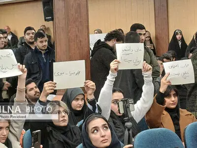 صحبت‌های صریح دانشجویان رو در رو با سخنگوی دولت/ از پیگیری وضعیت ضیا نبوی تا بحث درباره مذاکره با غرب