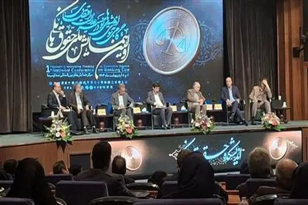 تعامل بانک‌ها در اجرای قانون الزام به ثبت رسمی معاملات اموال غیرمنقول لازم است