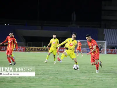 دیدار تیم فجرشهیدسپاسی شیراز و فولاد خوزستان