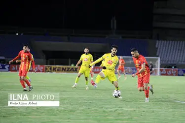 دیدار تیم فجرشهیدسپاسی شیراز و فولاد خوزستان