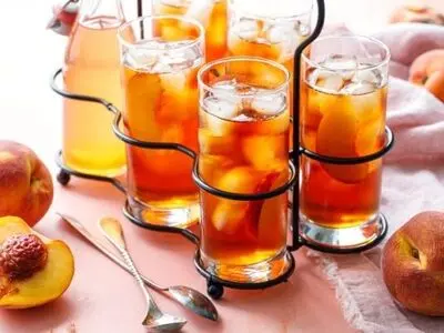طرز تهیه نوشیدنی رانی هلو با طعم بازاری و ماندگاری بالا