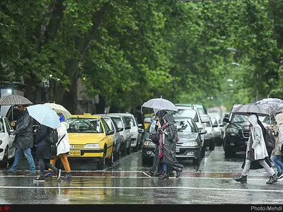 بارش باران و احتمال آب گرفتگی در ۱۱ استان کشور/کاهش دو درجه‌ای دمای تهران در روز چهارشنبه 