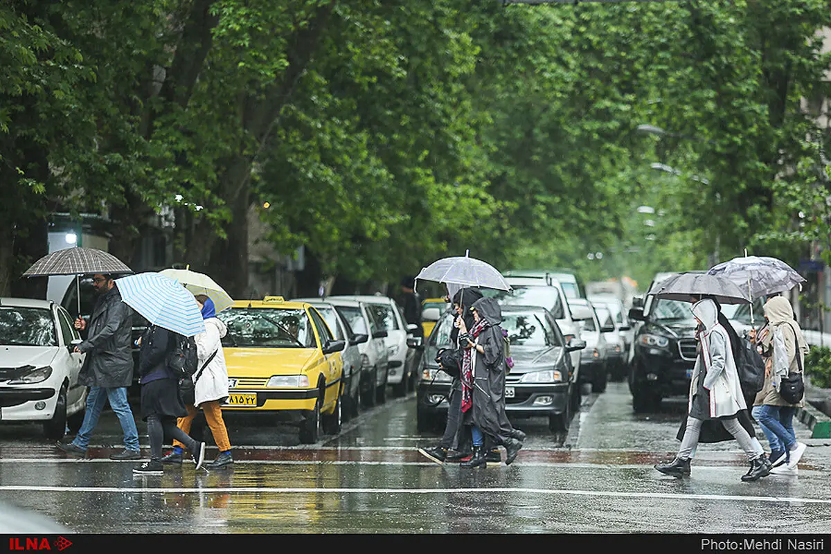 بارش باران و احتمال آب گرفتگی در ۱۱ استان کشور/کاهش دو درجه‌ای دمای تهران در روز چهارشنبه 
