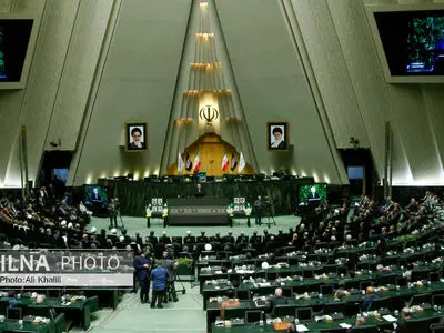 مجلس تعطیلی پنج‌شنبه‌ها و تعیین میزان ساعت کاری را تصویب کرد + جزئیات