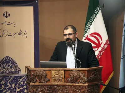 تاریخ کشور ما در انحصار سیاست و دربارها و جنگ‌هاست/ تغییر طبقه‌بندی غلطِ نگارگری نهضتی بزرگ از متخصصان می‌خواهد/  کارنامه بهزاد‌پژوهی ما درخشان نیست!
