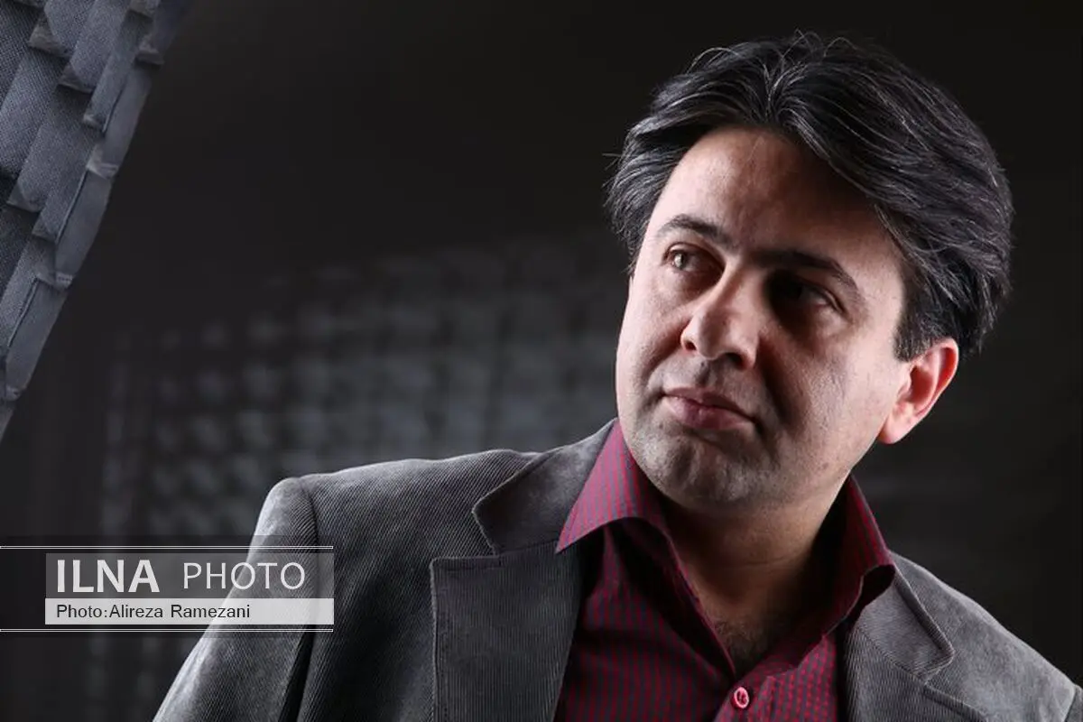 رونمایی از شعرهای افشین یداللهی در نمایشگاه پاریس