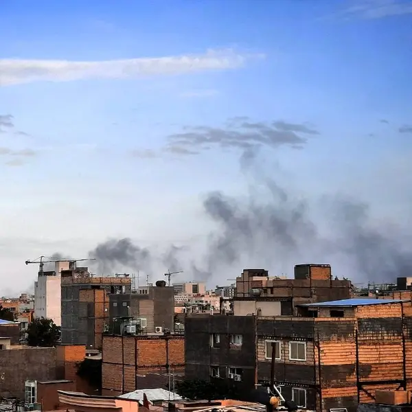 مهار آتش سوزی دیواره های پلاستیکی فشرده در شهرک شیرین مشهد