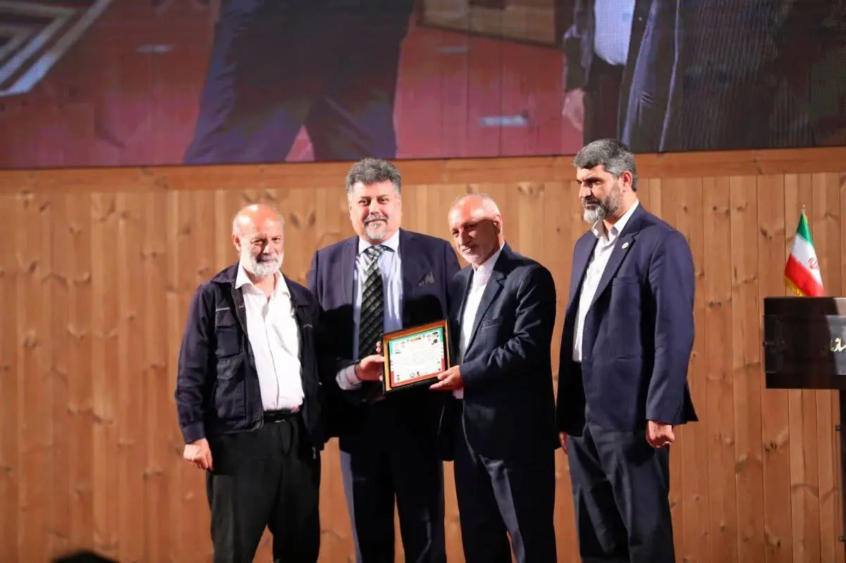  رویداد ملی «تراز» با حضور دبیرکل خانه کارگر/ از مدیران برتر تقدیر شد