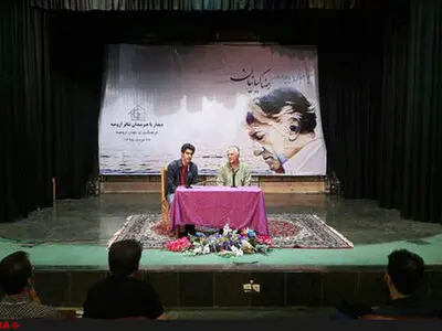 باید سیاست را از اهالی سینما دور کرد