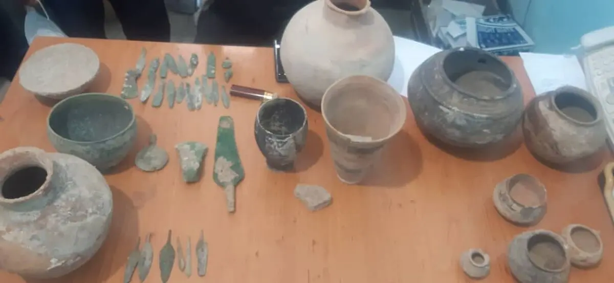 اهدای ۴۲ شی با قدمت پیش از تاریخ به یگان حفاظت کرمان 