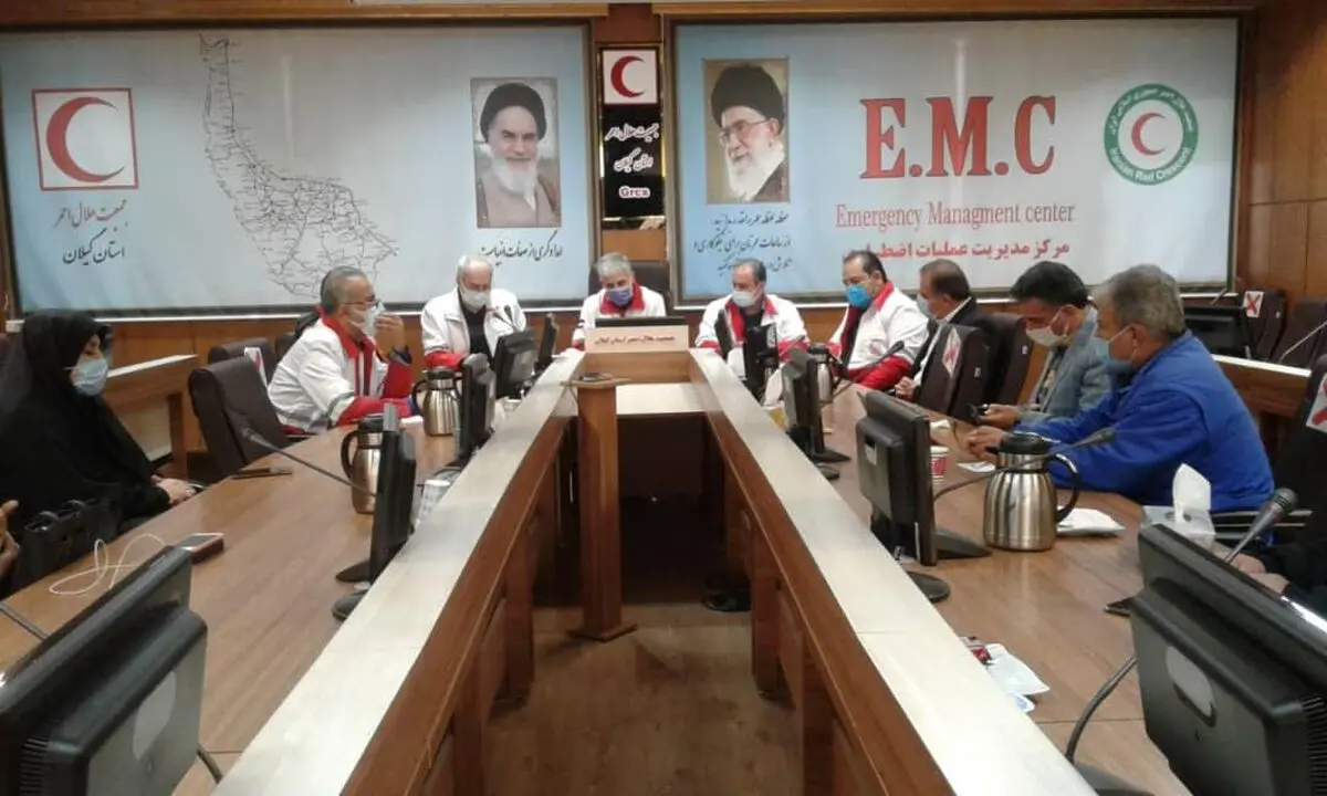 نشست هم اندیشی با دهیاران و مسئولان خانه‌های هلال شهرستان های رشت و فومن