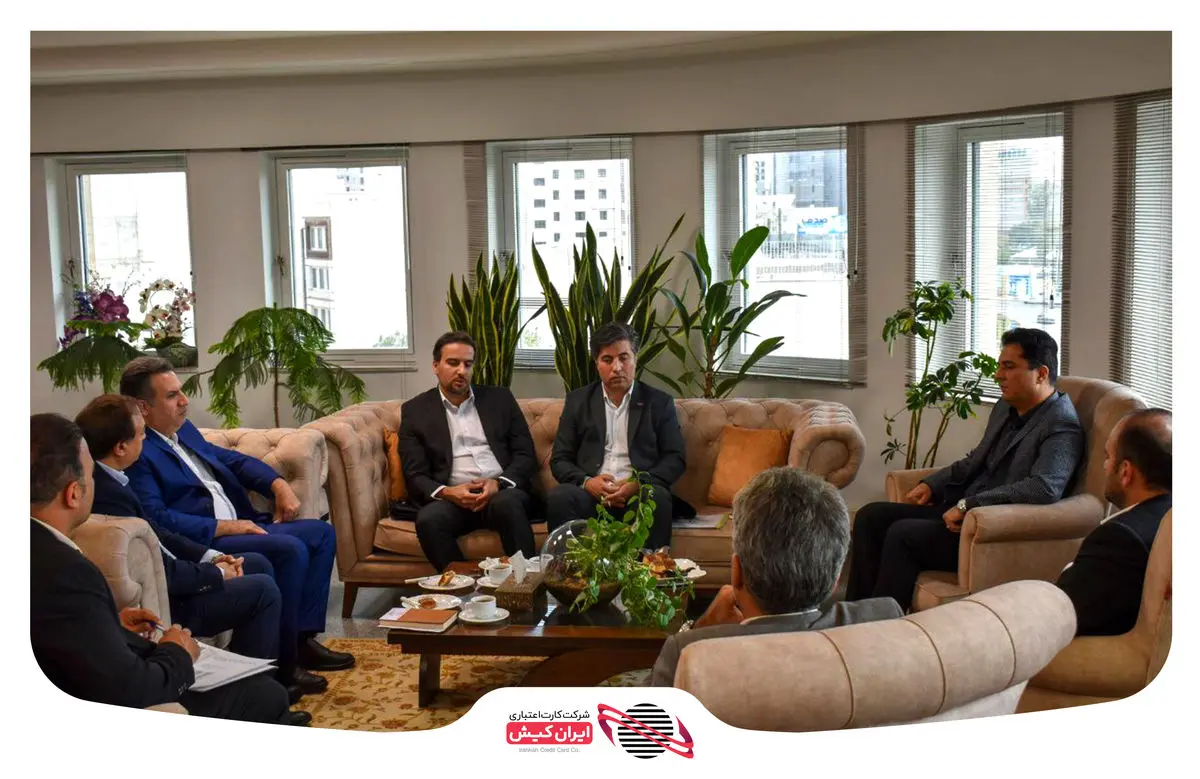 نشست مشترک مدیرعامل ایران‌کیش با سرپرستی بانک تجارت استان اردبیل
