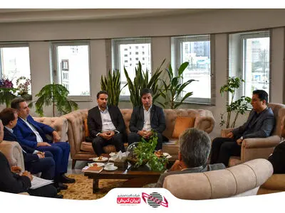 نشست مشترک مدیرعامل ایران‌کیش با سرپرستی بانک تجارت استان اردبیل
