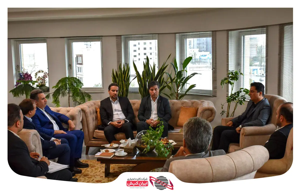 نشست مشترک مدیرعامل ایران‌کیش با سرپرستی بانک تجارت استان اردبیل