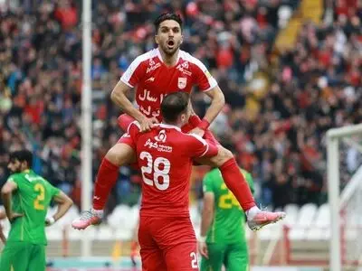 انصاری: هواداران تراکتور سورپرایزمان کردند/ این سه امتیاز در پایان فصل کمک مان خواهد کرد