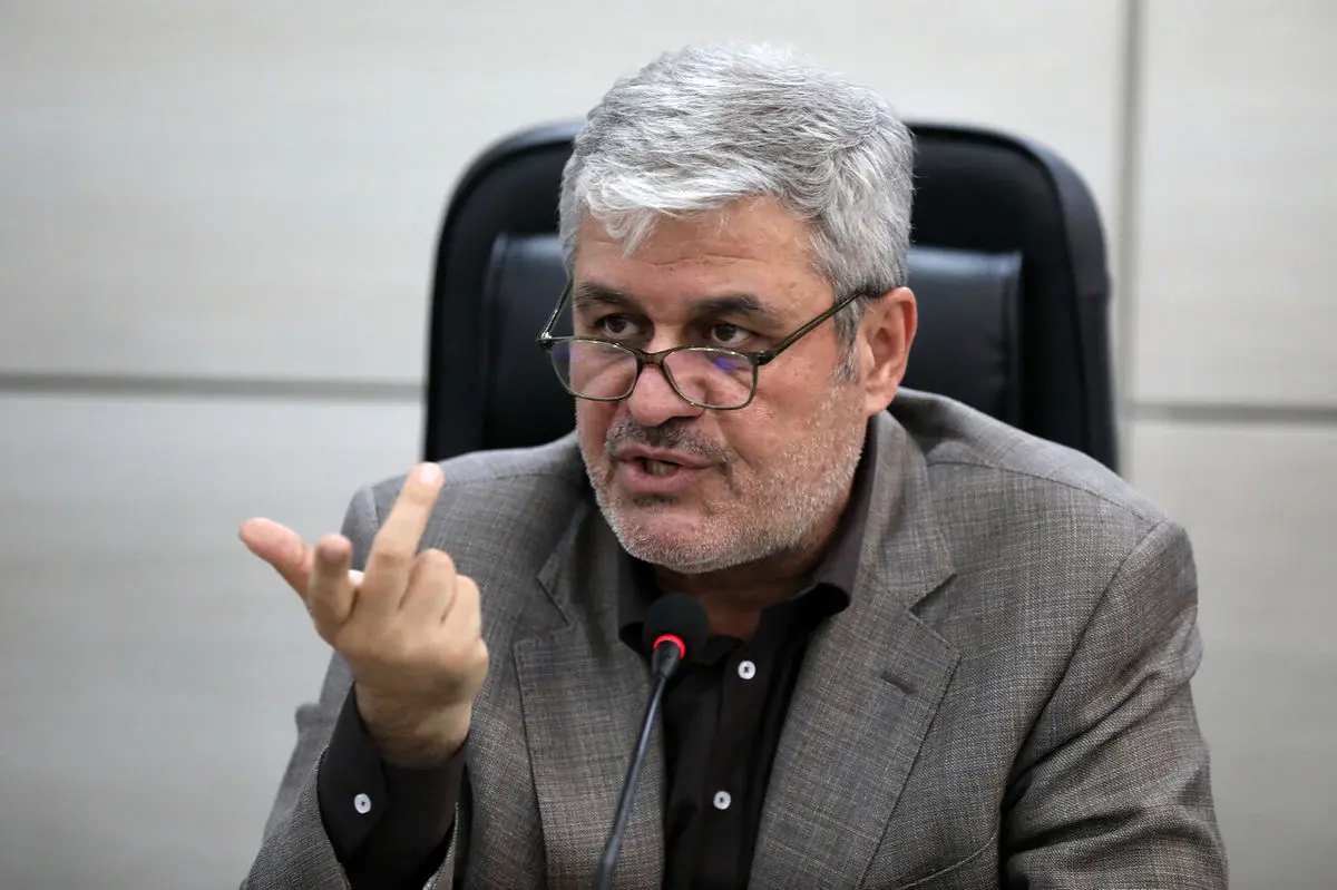 در راستای تقویت کالابرگ الکترونیک کمک‌رسان دولت خواهیم بود/ جریان منابع نفتی برای مجلس شفاف شود