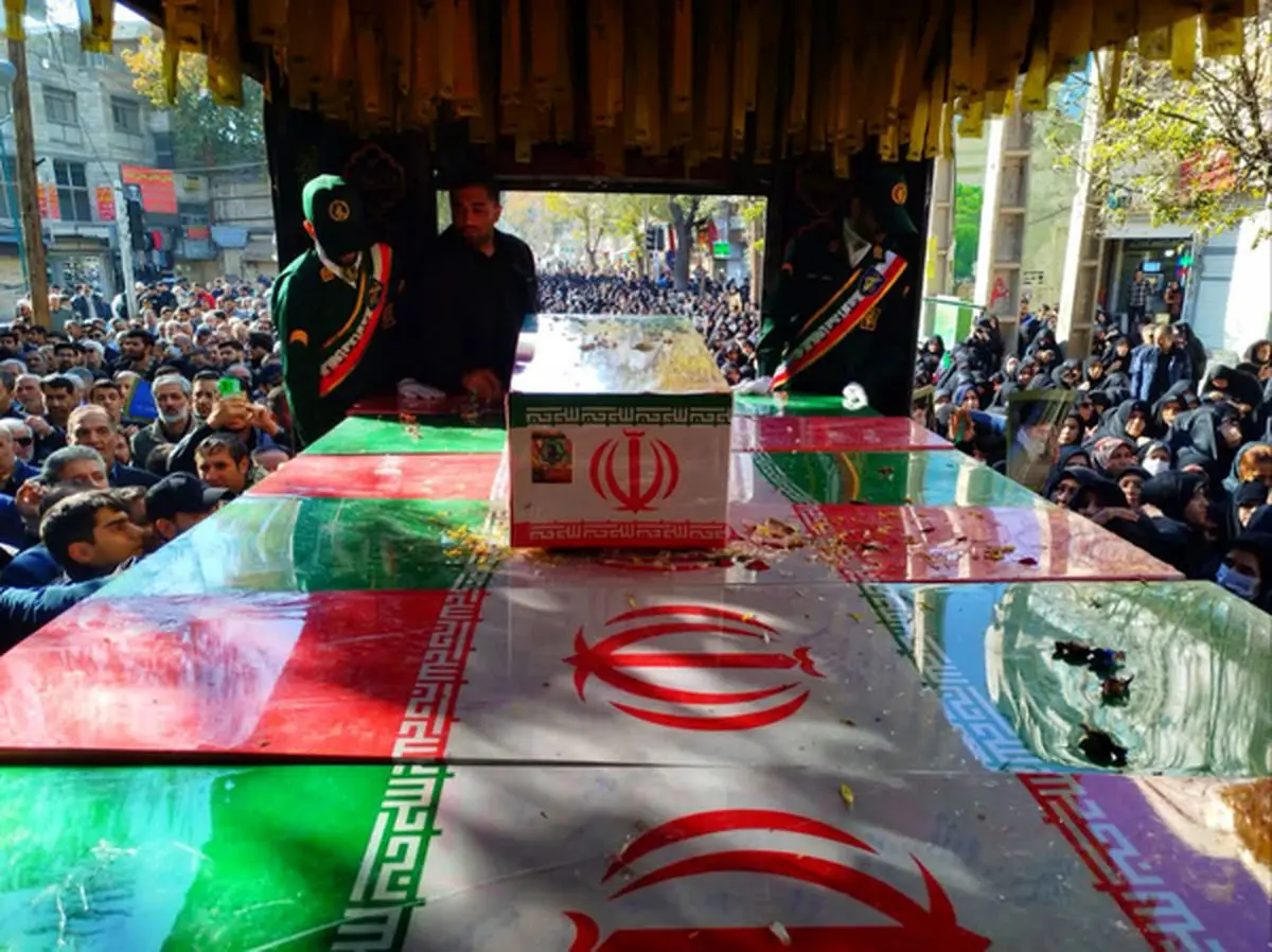 تشییع پیکر مطهر هفت شهید گمنام در کرمانشاه