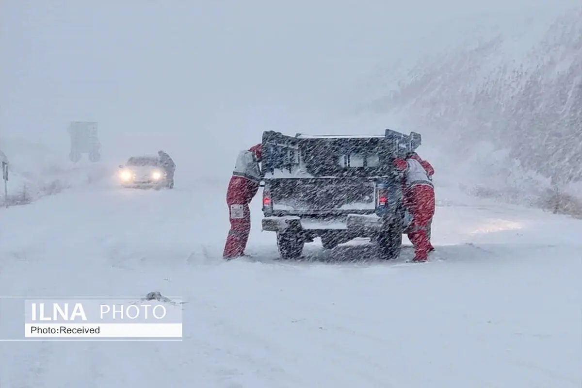 نجات معجزه‌آسای ۱۴ نفر از دل کولاک سردشت 