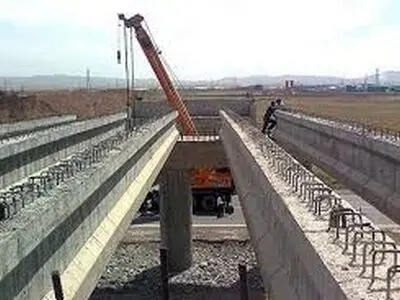 دستور رییس جمهوری برای اتصال ریل به چشمه‌های بار/ ادامه اعتراض پیمانکاران علیرغم تعیین نرخ 47 درصدی تعدیل قراردادها