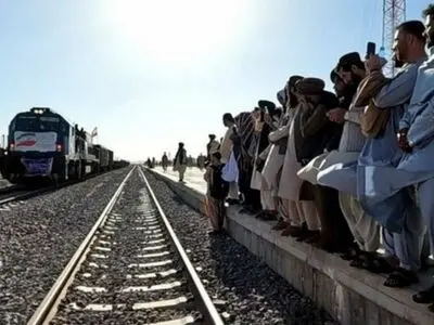 به‌زودی قطار مسافری ایران-افغانستان راه می‌‌افتد / عبور بار اروپا از کریدور ریلی خواف- هرات 