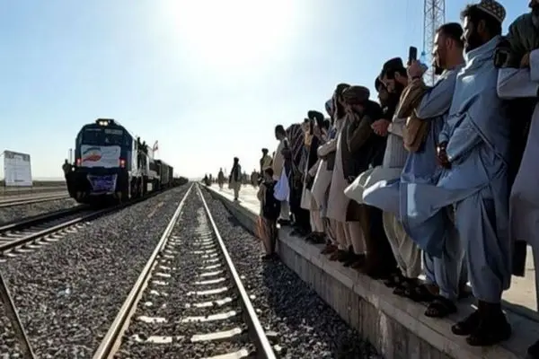 به‌زودی قطار مسافری ایران-افغانستان راه می‌‌افتد / عبور بار اروپا از کریدور ریلی خواف- هرات 