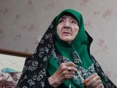 مادر مرحوم رئیسی خطاب به پزشکیان: سوار هلیکوپتر نشو + فیلم