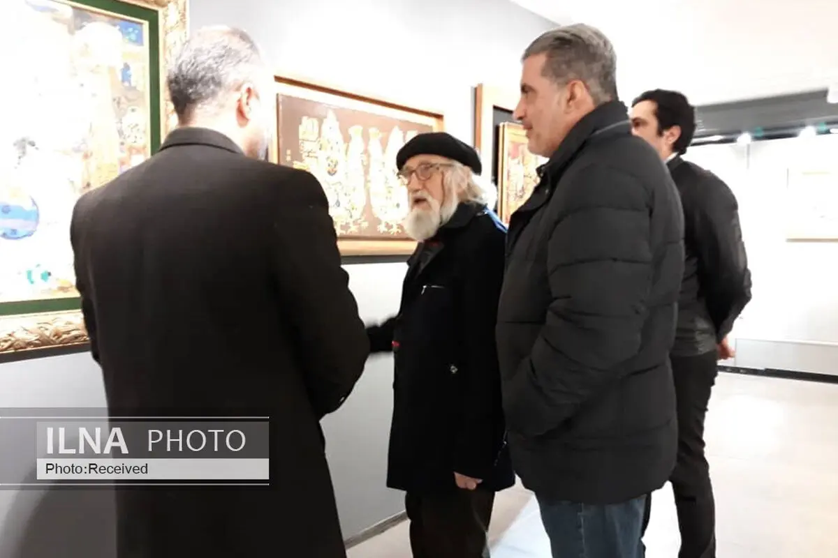 دیوار ۳۲ متری گالری سهراب به یاد صادق تبریزی درخشید
